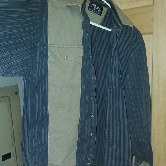 Striped Button-Up Shirt - Picture 6 of 7
